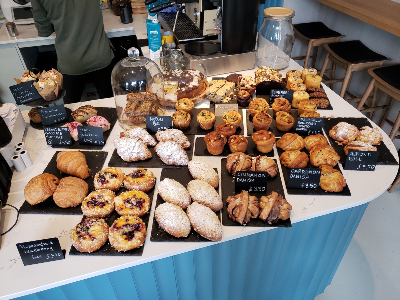 Panaderia con productos frescos